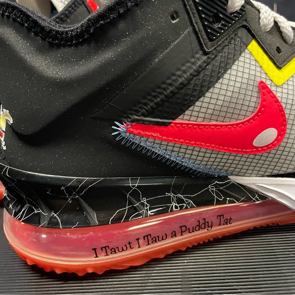 NIKE
LeBron 18 Low 'Sylvester vs Tweety Space Jam' Athletic Sneakers - Picture 7 of 16